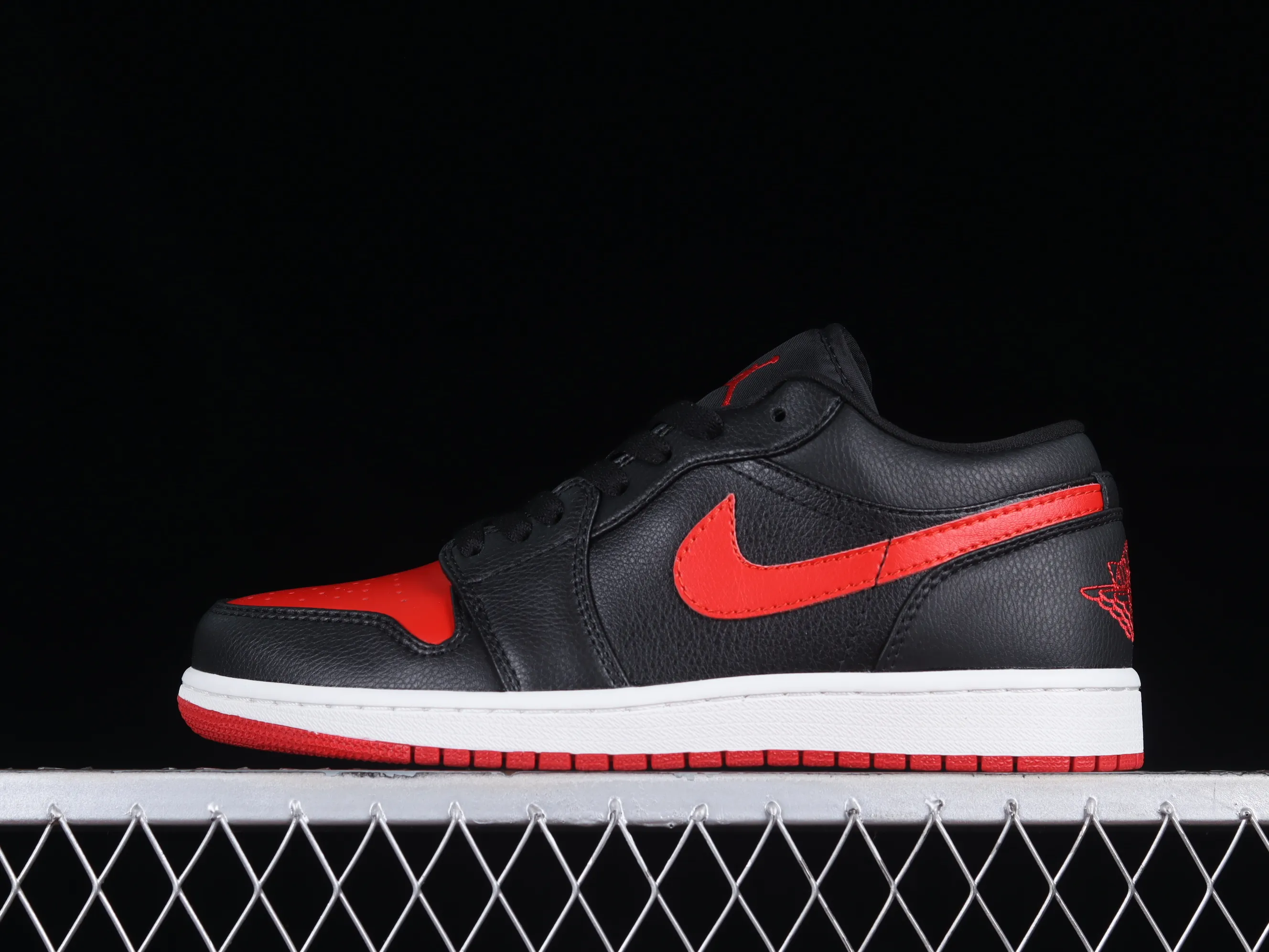 All categories Air Jordan Jordan series basketball shoes Air Jordan 1 Low Z version Air Jordan 1 Low "Black And Red" AJ1 Joe 1 black and red low-top basketball shoes DC0774-061